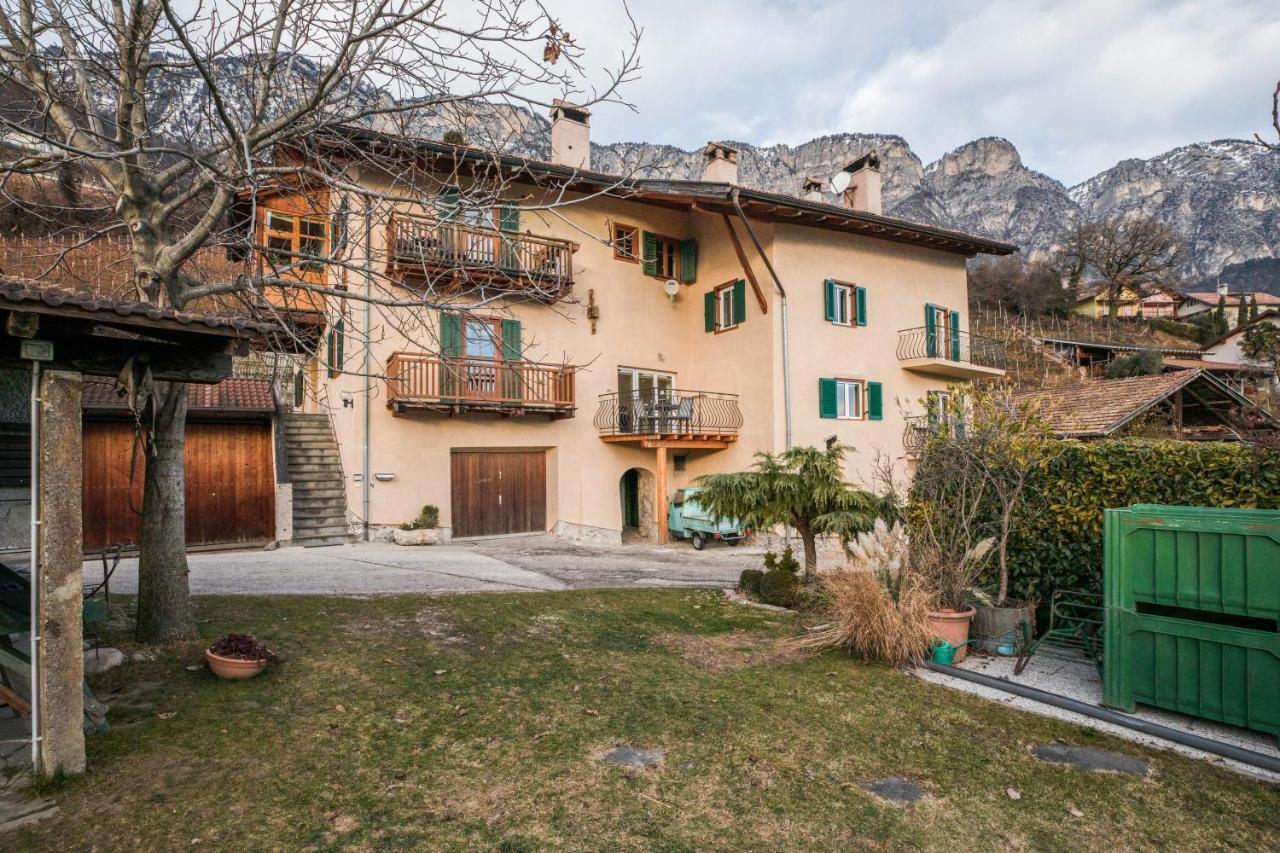 Brantenhof Ferienwohnung Vinea Cortaccia Exterior photo