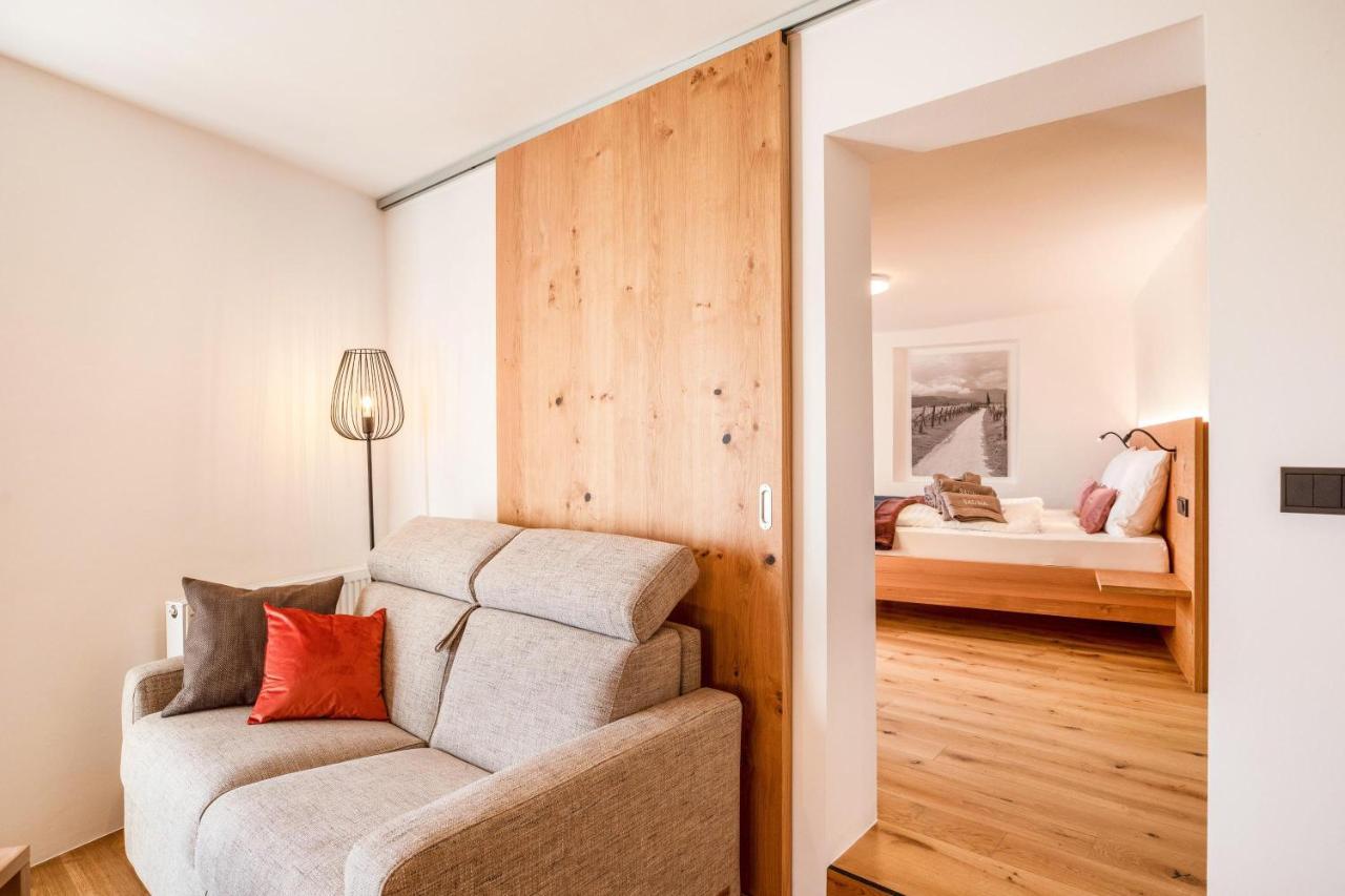 Brantenhof Ferienwohnung Vinea Cortaccia Exterior photo